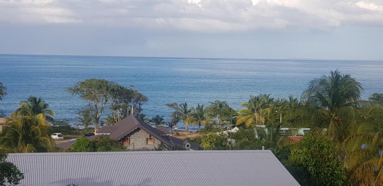 L'ALIZÉE&SPA Jacuzzi privatif haut de gamme Sainte-Rose Esterno foto