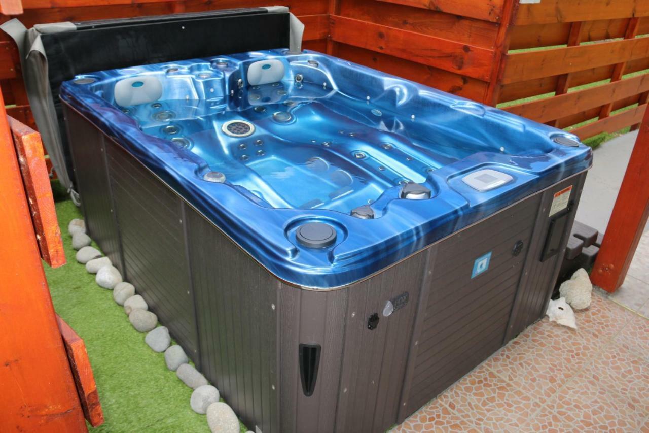 L'ALIZÉE&SPA Jacuzzi privatif haut de gamme Sainte-Rose Esterno foto